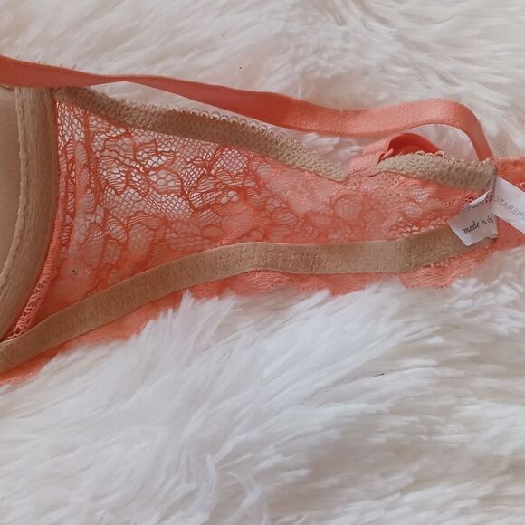 BCBGeneration 34B Underwire Lace Floral Bra - Picture 2 of 7